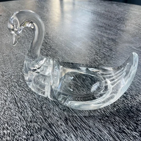 Vintage Lucite Swan Towel‎ Holder / soap dish