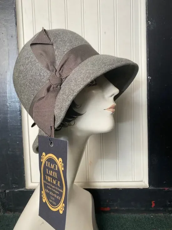 vintage 1960s gray wool cloche style hat, 1920s flapper style, mod fall fashion
