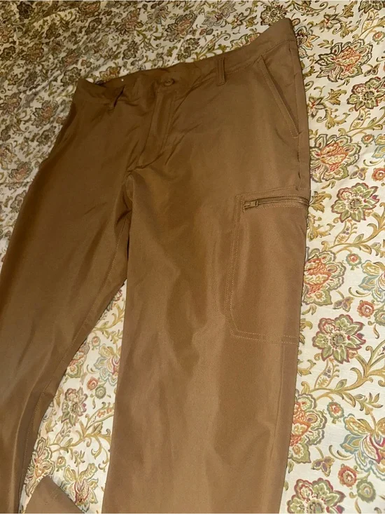 Columbia Brown Men's Cargo Pants with Zip Pocket