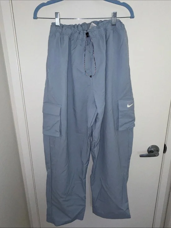 Nike women’s‎  Light Blue Cargo Track Pants L