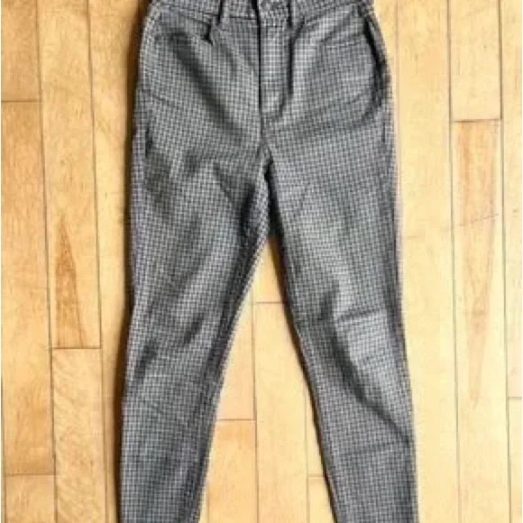 Slim Fit Houndstooth Chinos in Gray