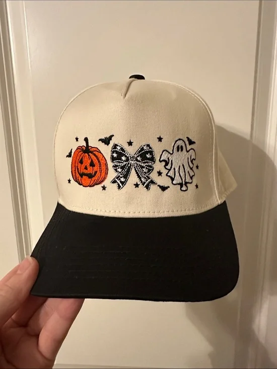 Women’s Halloween Trucker Hat with Pumpkin, Bow & Ghost - Cream/Black