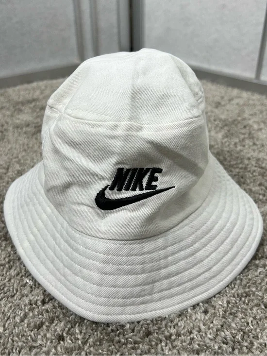 Nike White and Black Embroidered Logo Bucket Hat