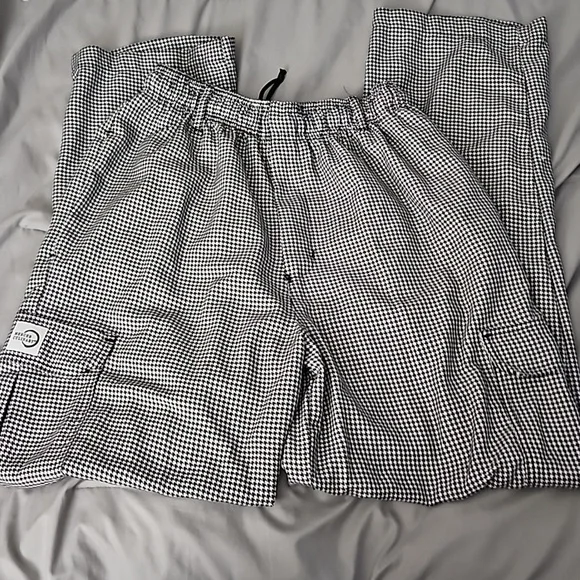 Medium‎ black/white Houndstooth print Mercer Culinary Pants