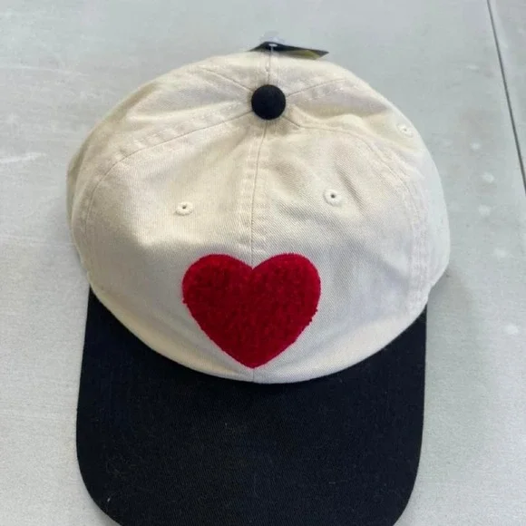 Black & cream heart cap with red heart graphic