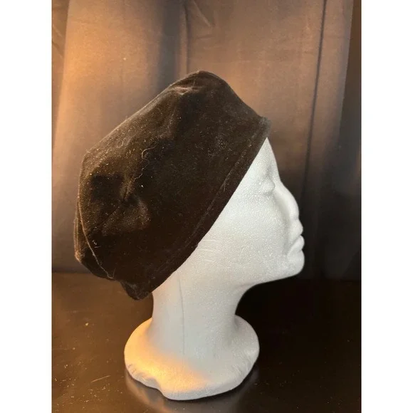 Liz Claiborne Black Velvet Beret Hat Elastic Back Soft Lined Slouchy Cap