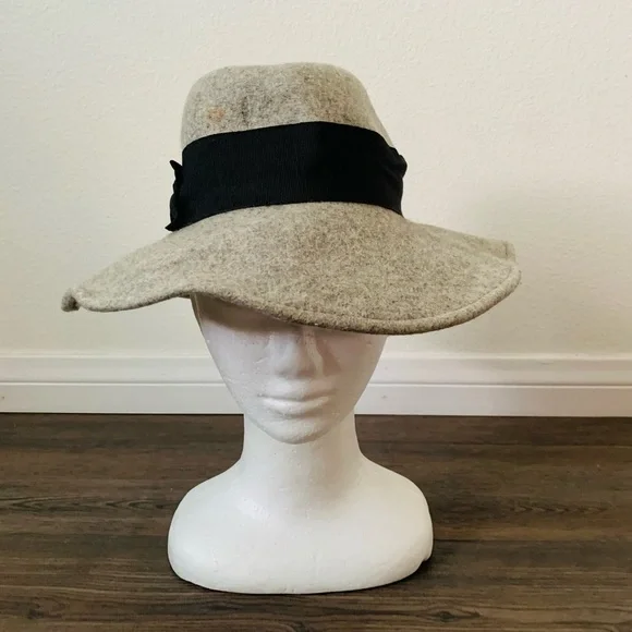 100% wool made in Italy hat