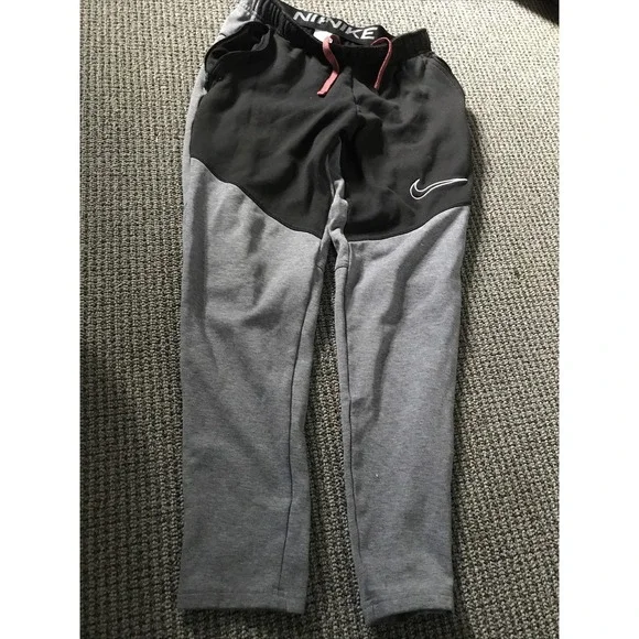 Nike ThermaFit GrayBlack‎ Sweatpants Small