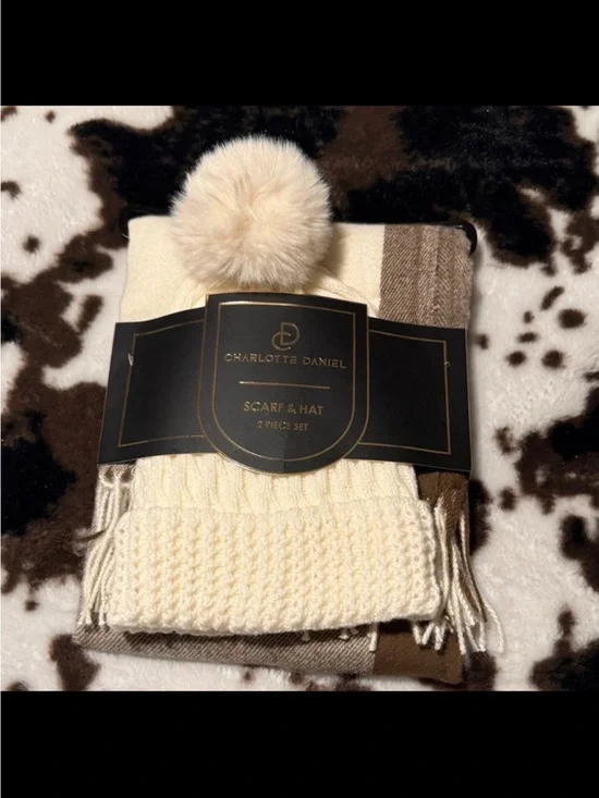 Charlotte Daniel Cream Pom Pom Hat & Scarf Set