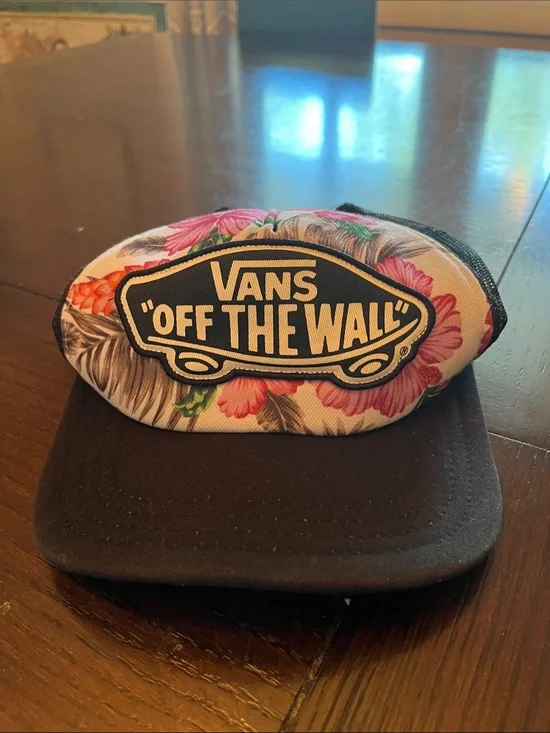 Vans Floral Logo Trucker Hat - Black, Pink & Cream
