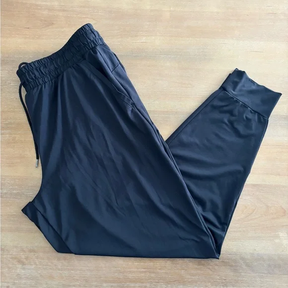 Under Armour Men’s Jogger Pants Athletic Training Style 1373083, Black, Sz XL