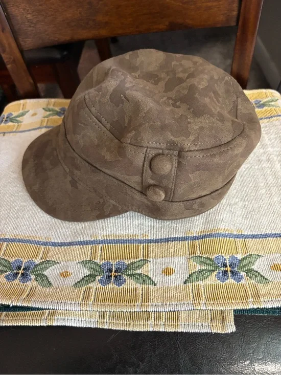 Time and Tru Camo Green Newsboy Cap