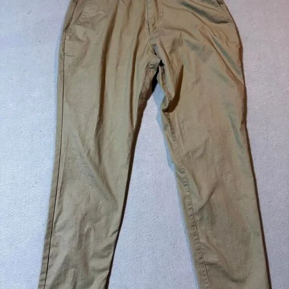Fabletics Men's Tan and Cream Trousers
