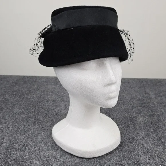 Vintage Peachbloom Velour Merrimac Body Black‎ Fur Felt Hat with Veil & Bow