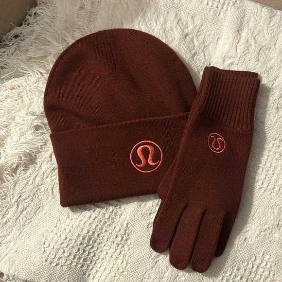 Lululemon Warm Revelation set Burgundy size XS/S. New without tags and box