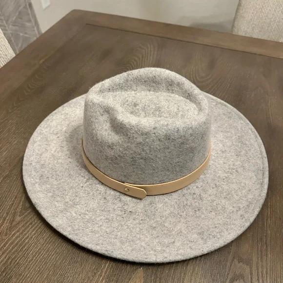 Women’s Boutique Fedora Heather Gray Hat‎ with Cream Strap