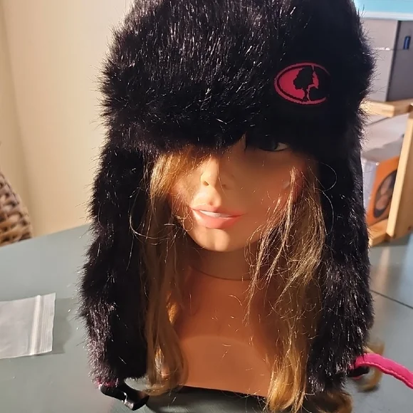 Womens‎  Black Fur Trapper Hat. By Mossy Oak. Os