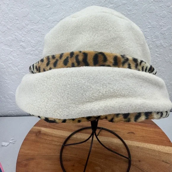 Shred Alert Cream Fleece Bucket Hat Leopard Trim Winter Warm‎ One Size