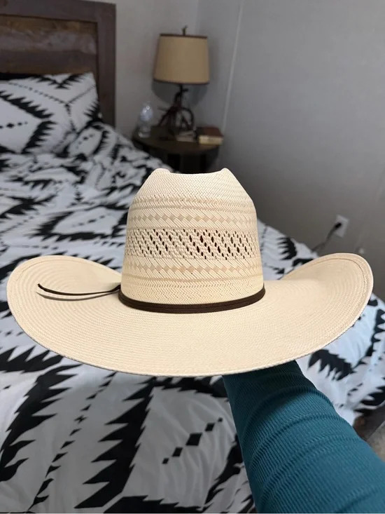 Classic Women's Straw Western Hat in Natural with Brown Band