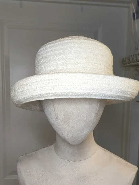 Y2K Chenille Cloche Hat By Betmar Ivory Sun Hat Lightweight Soft SZ M