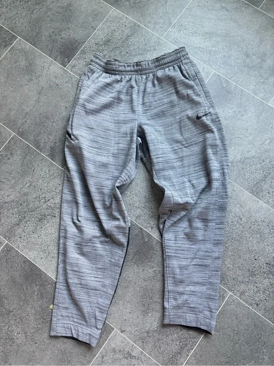 Nike Men’s Heather Grey Athletic Jogger Pants