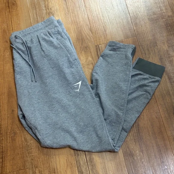 Gymshark gray joggers with pockets size large