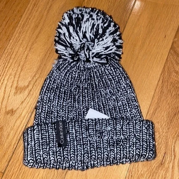 NEW Calvin Klein black & white hat with pom