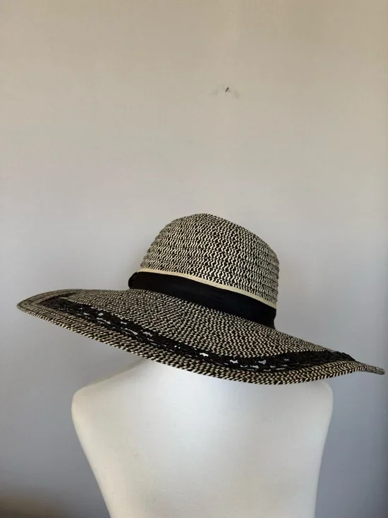 Time and Tru Large Wide Brim Black Natural Braided Straw Sun Hat Floppy Women
