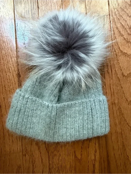 Linda Richards $150 Angora Wool blend pom-pom hat w fur Pom EUC