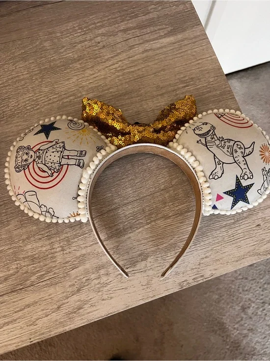 Disney Cream Minnie Ears Headband with Gold Sequin Bow
