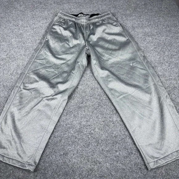 Nike Therma Fit Sweatpants Mens Medium Gray Joggers Swoosh Logo Gym Athletic EUC