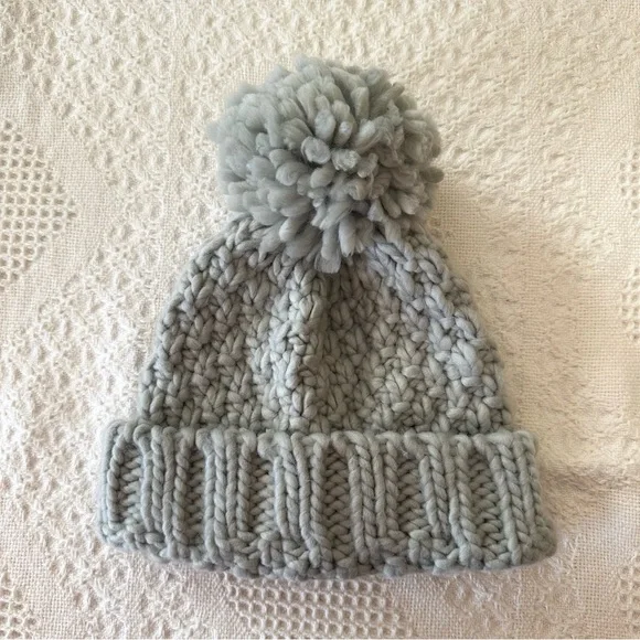 Pom Pom Beanie Hat Womens OS Light Gray Knit Nordic Winter Ski Preppy Boho NEW