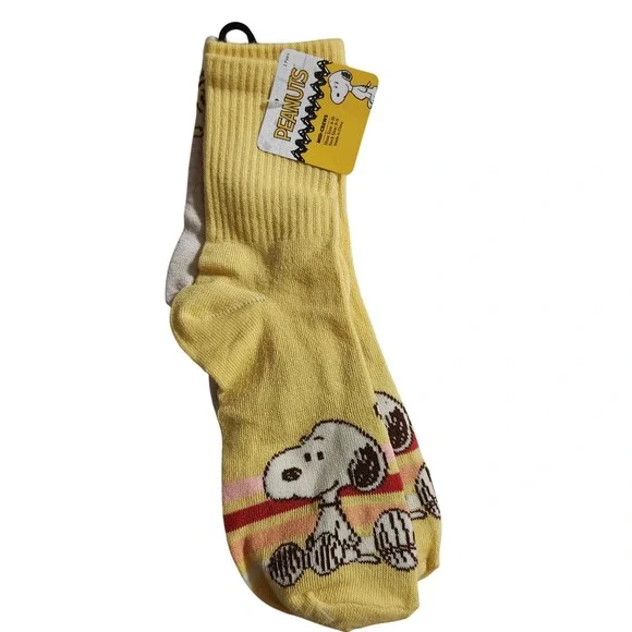 Peanuts Snoopy & Woodstock Socks 2-Pair‎ Pack Mid-Crew Shoe Size 4-10 NWT