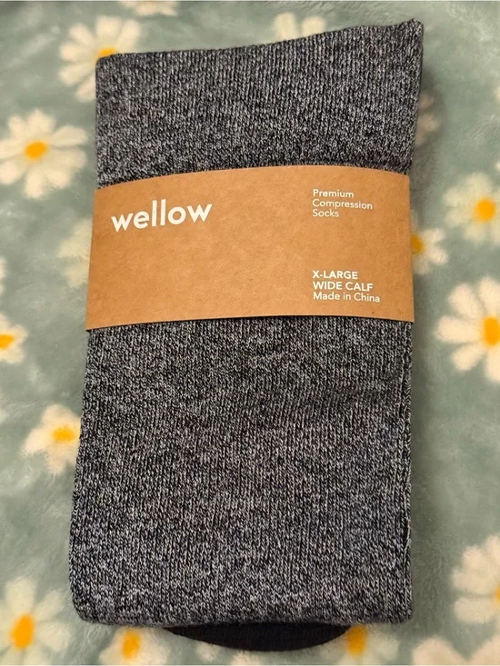 Wellow Gray Black Wide Calf Knee High Bamboo Compression Socks - size XL