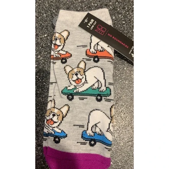 No Boundaries Low Cut Dog On Skateboard Socks. One Pair.  NWT