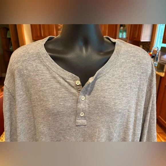 Faherty‎ men’s henley. Sharp grey with logo. 2XL