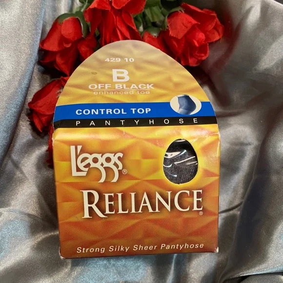 🌹Hanes L’eggs Reliance Off Black Control Top enhanced toe Pantyhose NWT