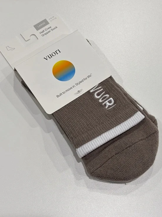 Vuori Women's Large Half Crew Gripper Sock Taupe Pilates Yoga Grip NWT Men's