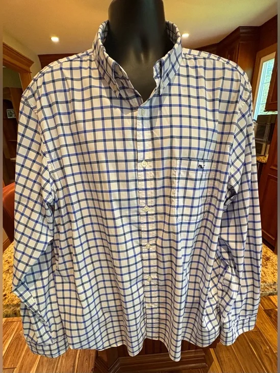 Vineyard Vines men’s Performance button front shirt. Sharp  plaid with logo. 2XL