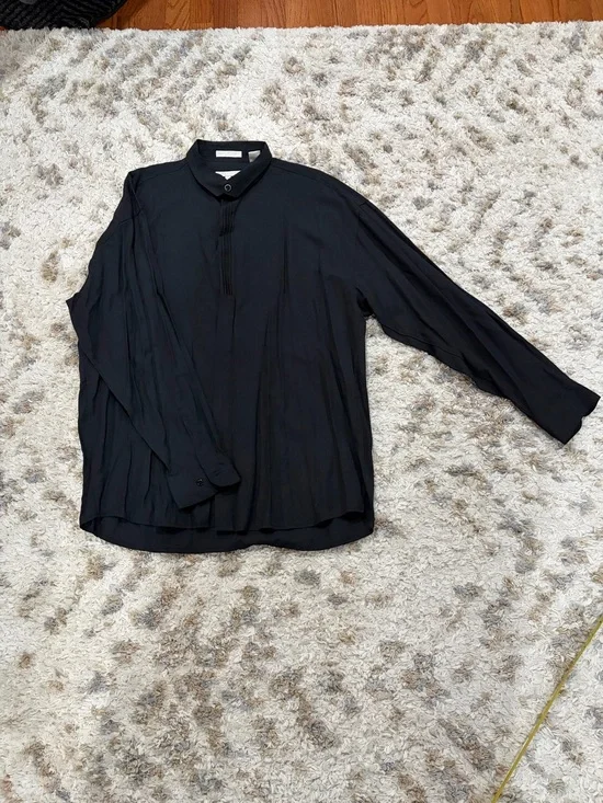 ELLIOTT Black Men’s Dress Shirt with Subtle Pleat Detail