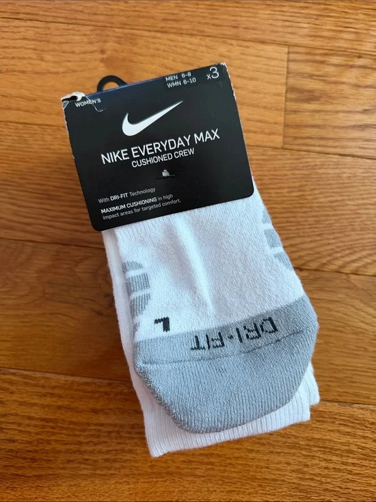 Nike Everyday Max - Cushioned Crew Athletic Socks - White & Gray