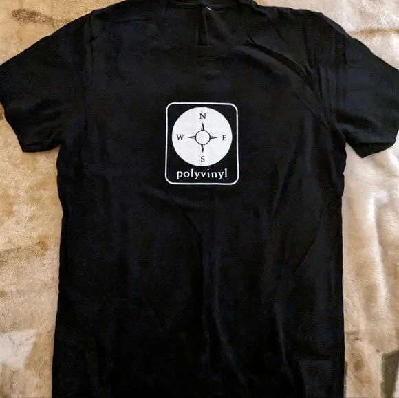 Polyvinyl t-shirt‎