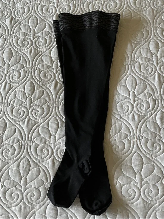 Black Women's Knee-High Compression Socks
