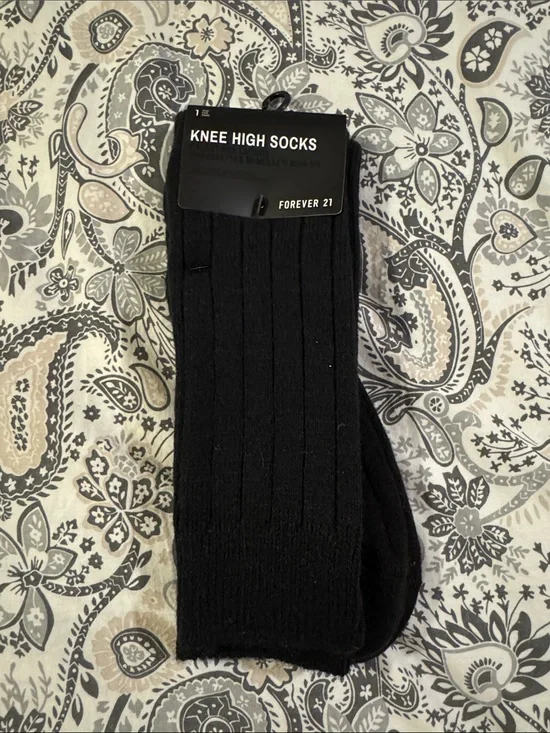 ⭐️Forever 21 Women Knee High Socks