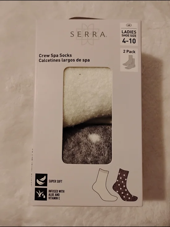 Ladies Crew Spa Socks  With Aloe Vera & Vitamin E - White & Gray (2 Pack) NEW