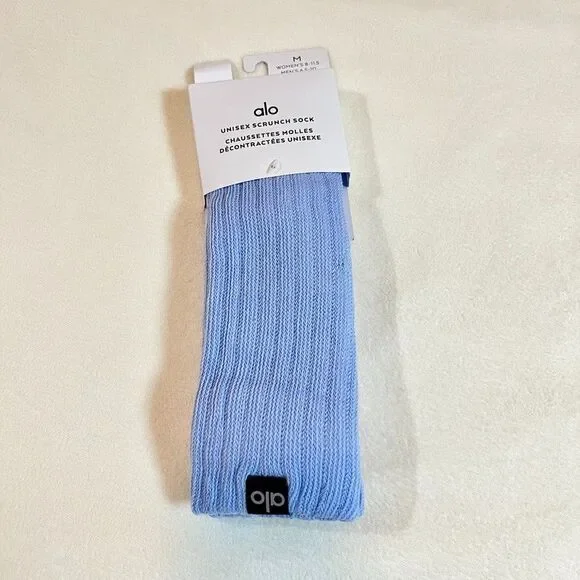 Alo yoga unisex Scrunch Socks Seashell Blue size M NWT