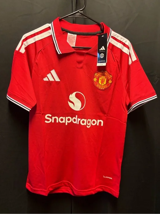 Manchester United 2026/27 home jersey