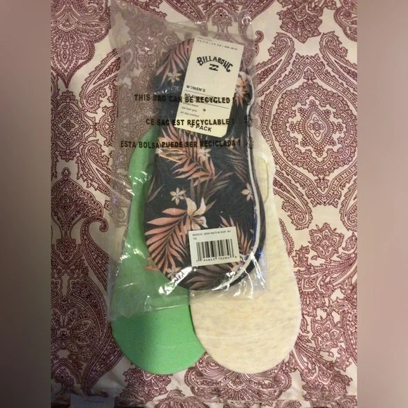 5 Pair Billabong Women’s No Show Socks
