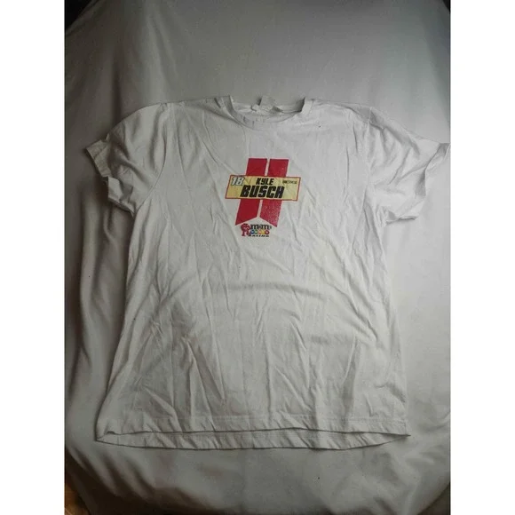 NASCAR Kyle Busch 18 M&Ms Racing T Shirt Mens XL White Winners Graphic Tee