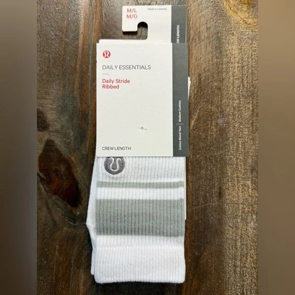 Lululemon Daily Stride Ribbed Crew Socks Size M/L Gray White Medium Cushion NWT
